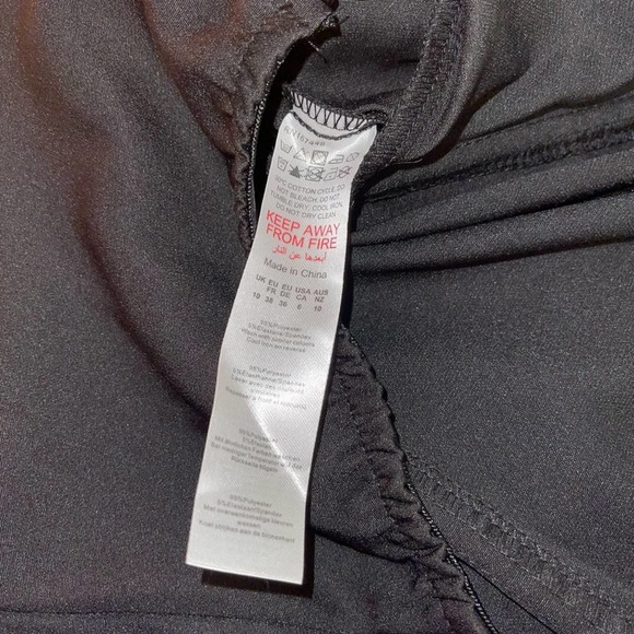 PrettyLittleThing Black Bandeau Cowl Neck Pocket Detail Jumpsuit - Picture 11 of 11